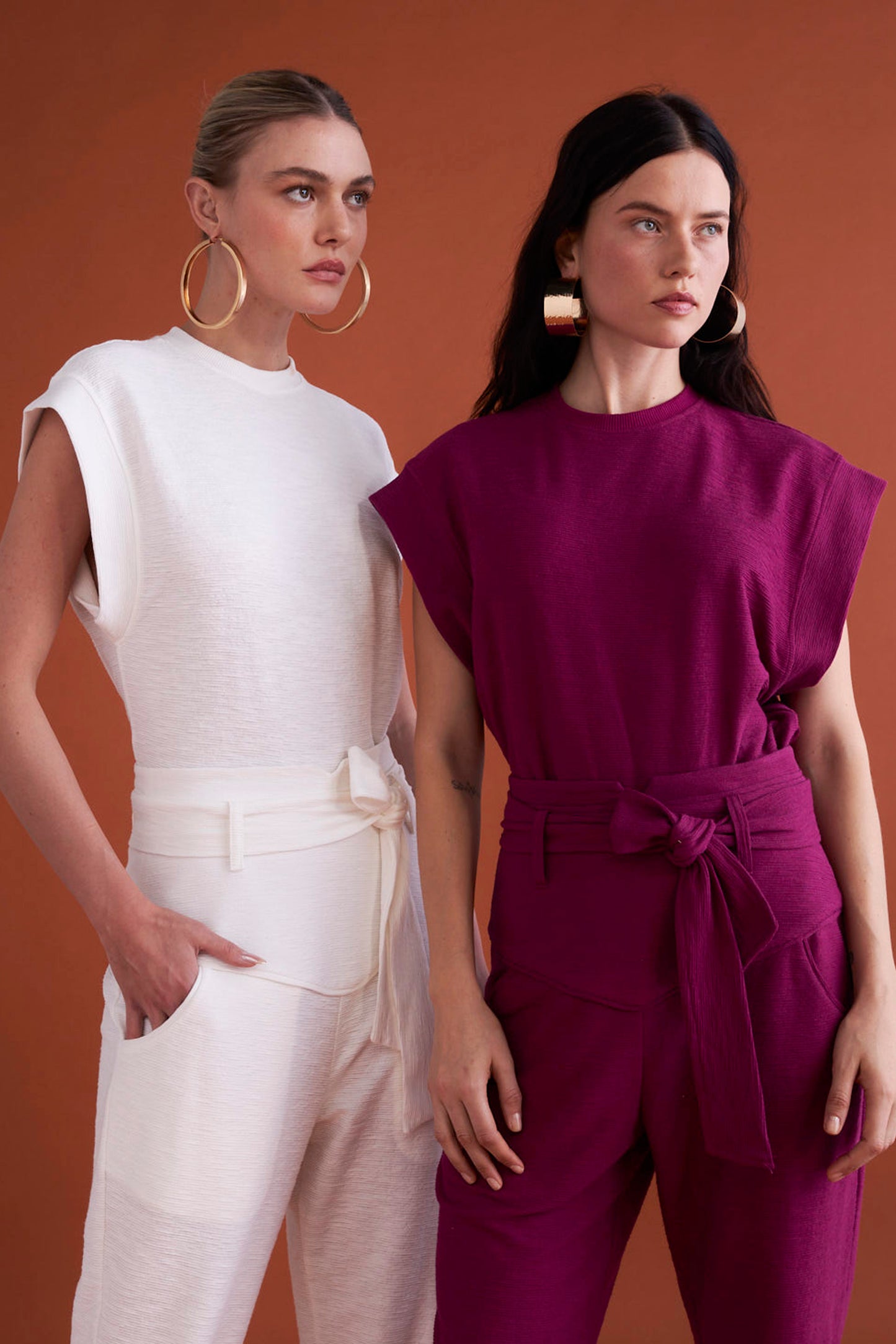 CONJUNTO BLUSA E CALÇA PALA LARGA KRONNE