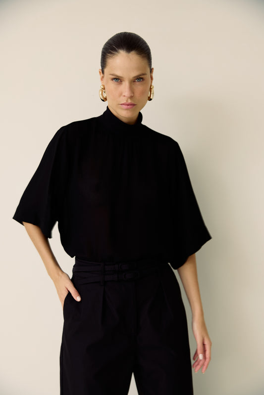 BLUSA GOLA ALTA TRANSPARÊNCIA KRONNE