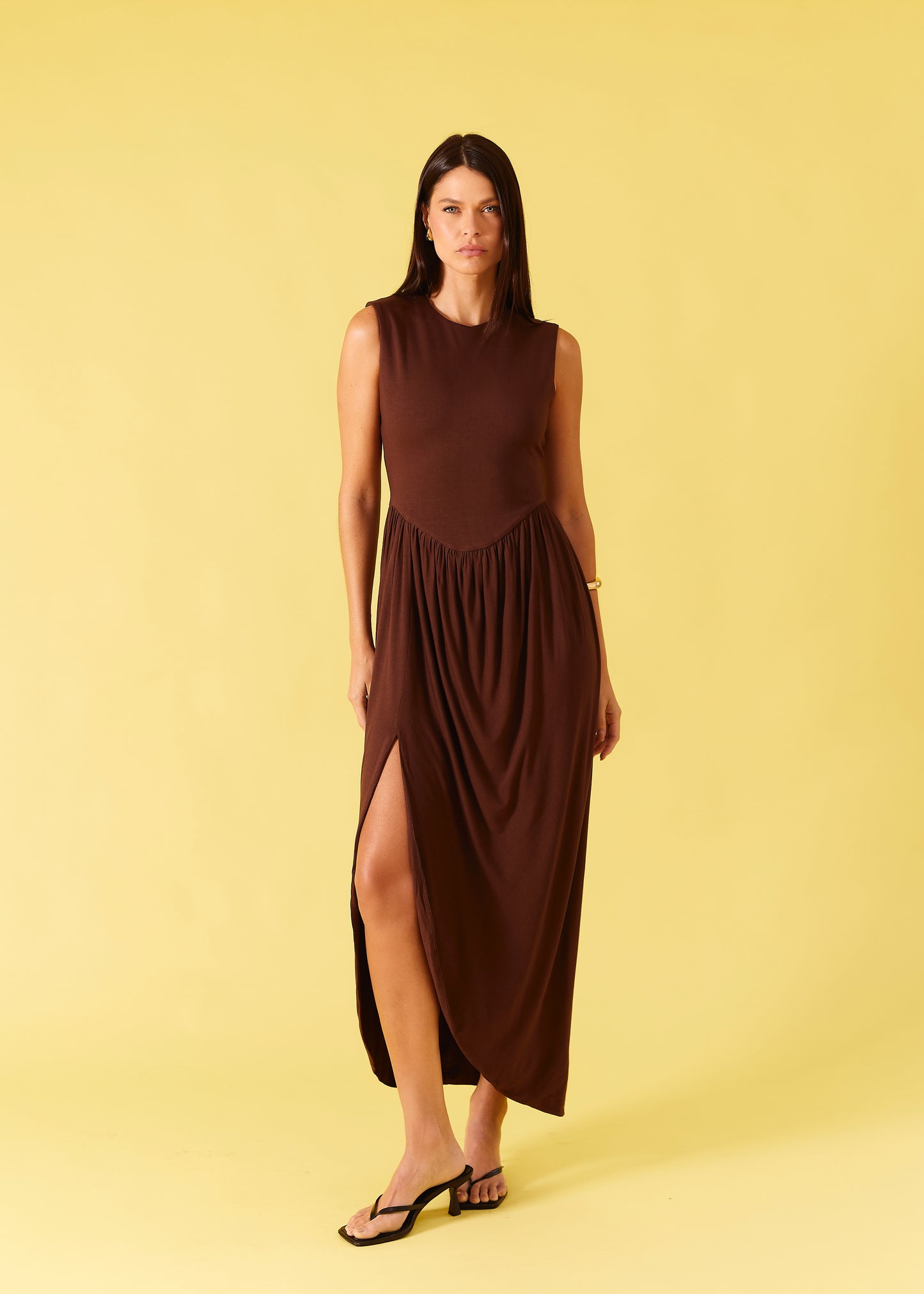 VESTIDO MIDI RECORTE ASSIMÉTRICO KRONNE