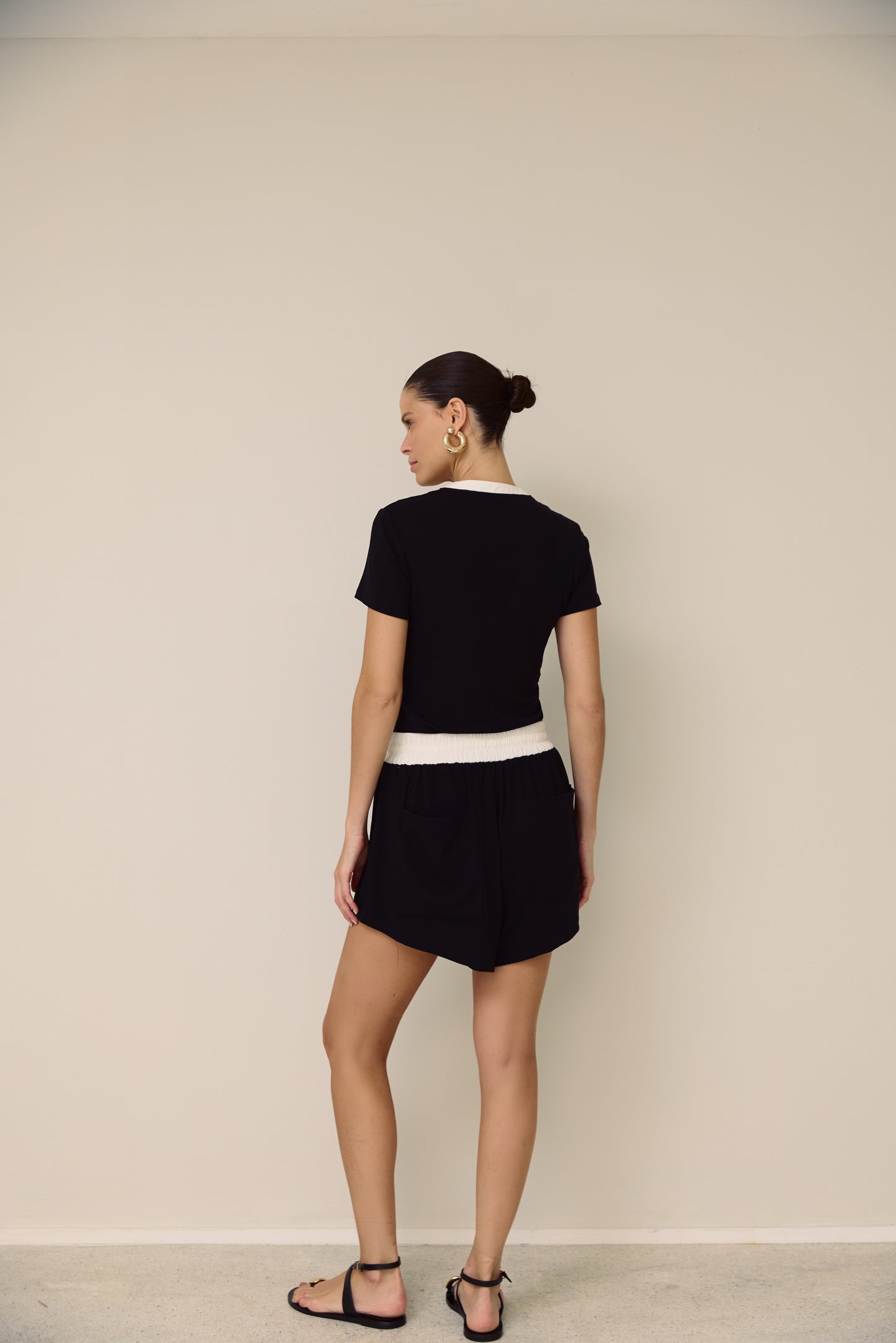 CONJUNTO BLUSA BABYLOOK + SHORT CÓS ELÁSTICO P&B KRONNE