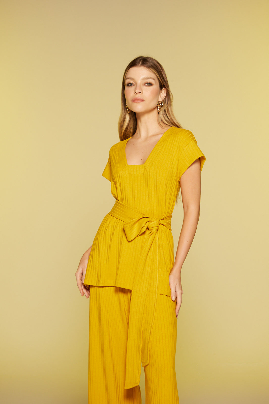 CONJUNTO BLUSA E CALÇA KRONNE COM FAIXA