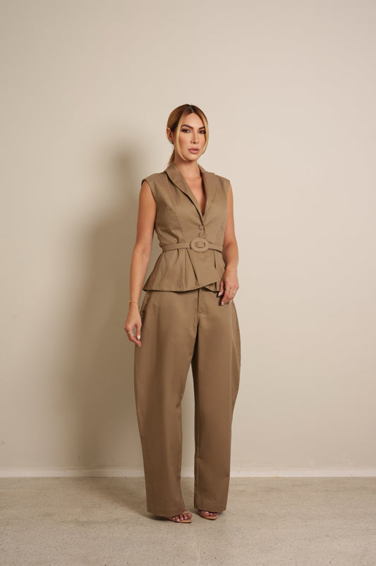 BLUSA PREGUEADA COM CINTO KRONNE