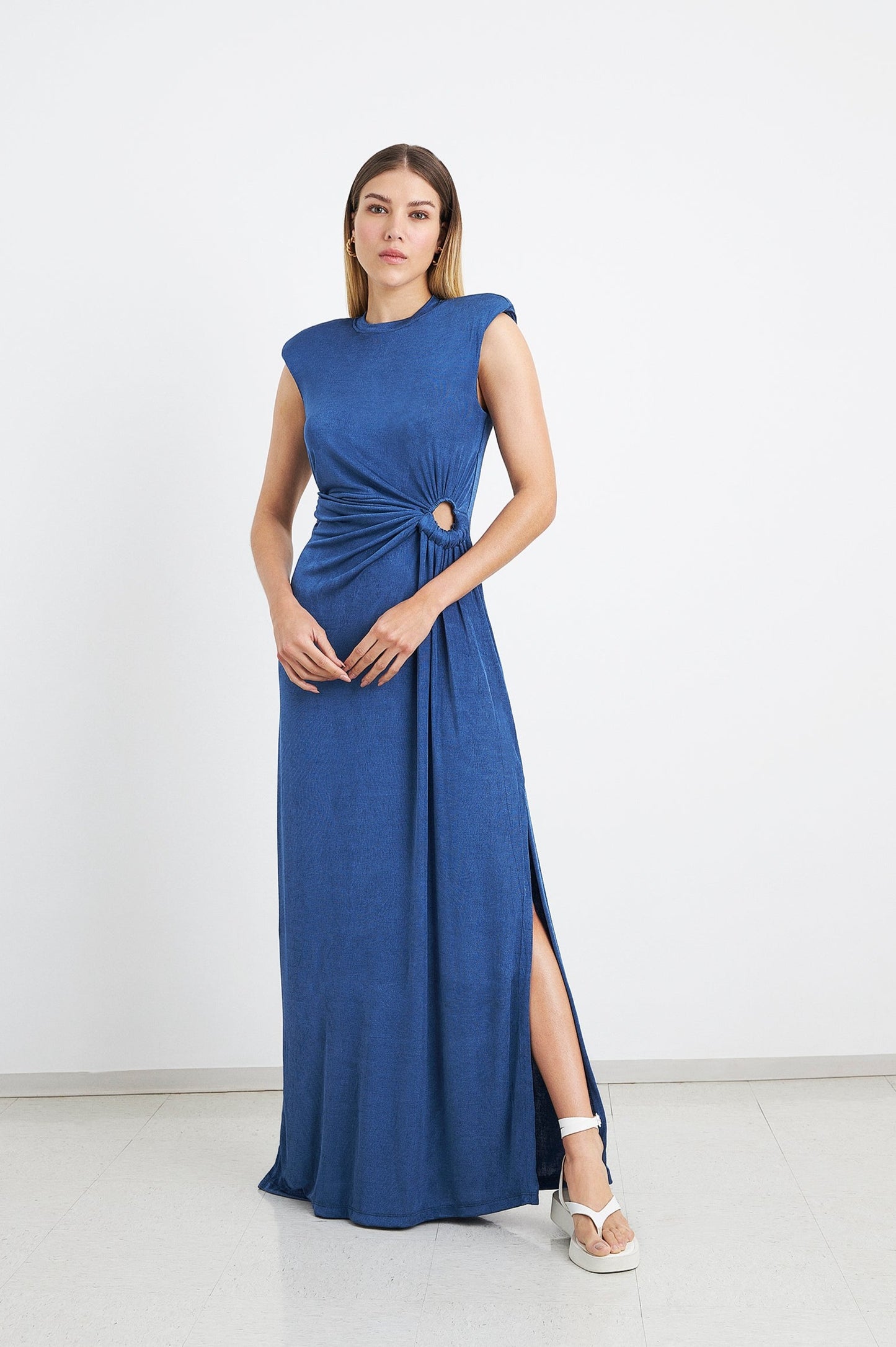 Vestido Longo com Detalhe Vazado - Kronne