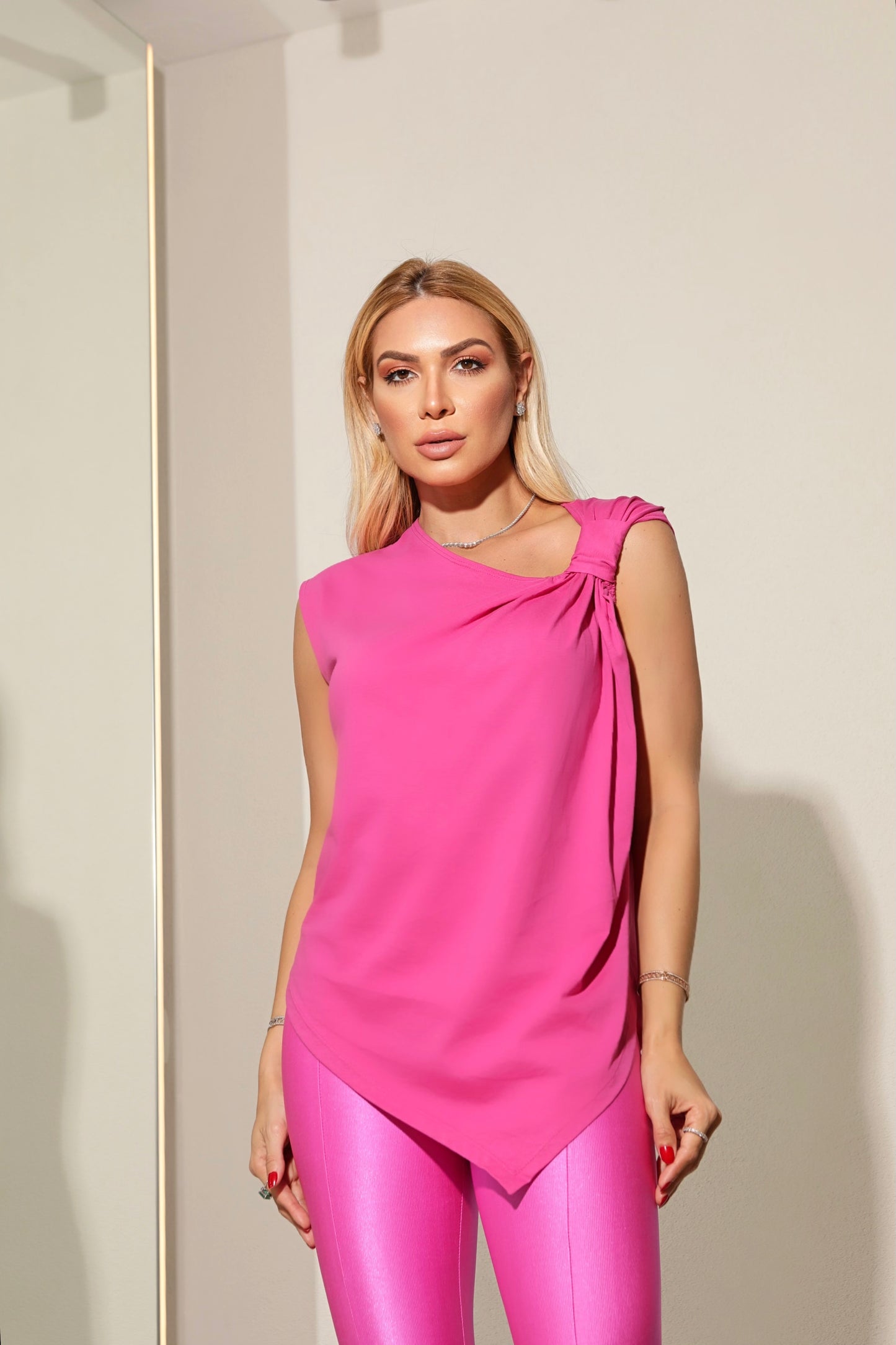 Blusa Assimétrica C/ Detalhe - Kronne