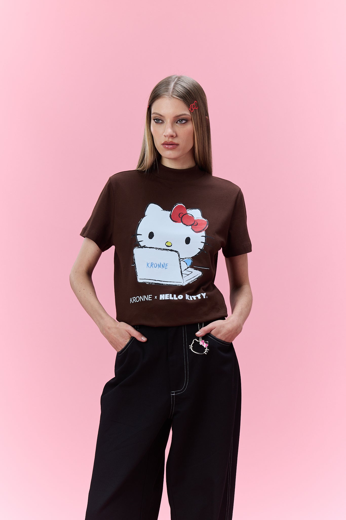 T-shirt gola alta Kitty office