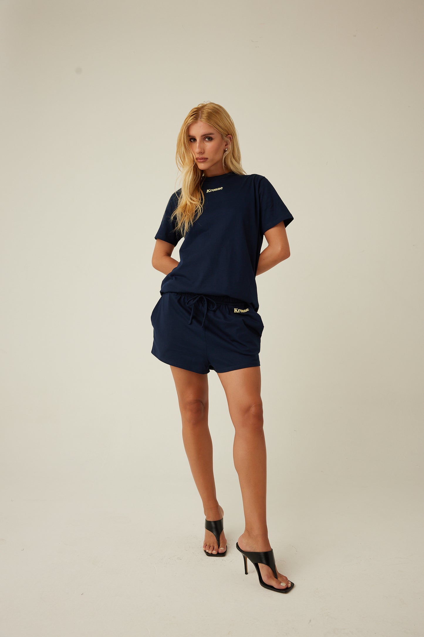 CONJUNTO T-SHIRT E SHORT KRONNE