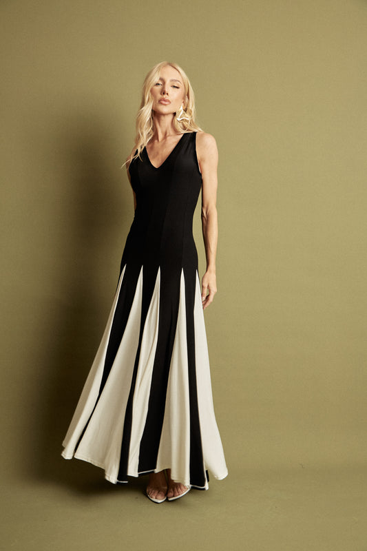 VESTIDO RECORTES P&B KRONNE