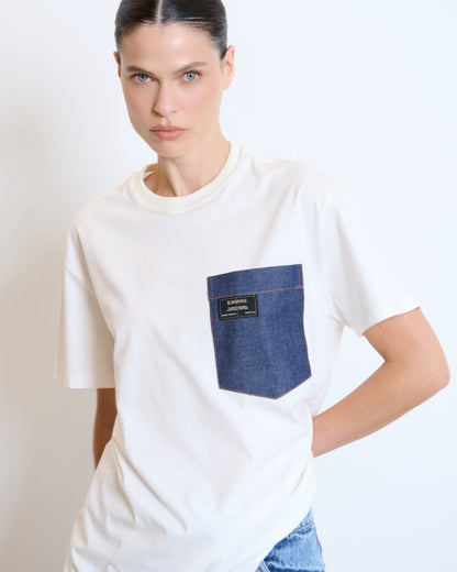 T-SHIRT COM BOLSO JEANS KRONNE