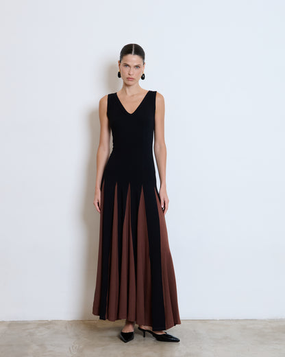 VESTIDO LONGO COM NESGAS KRONNE