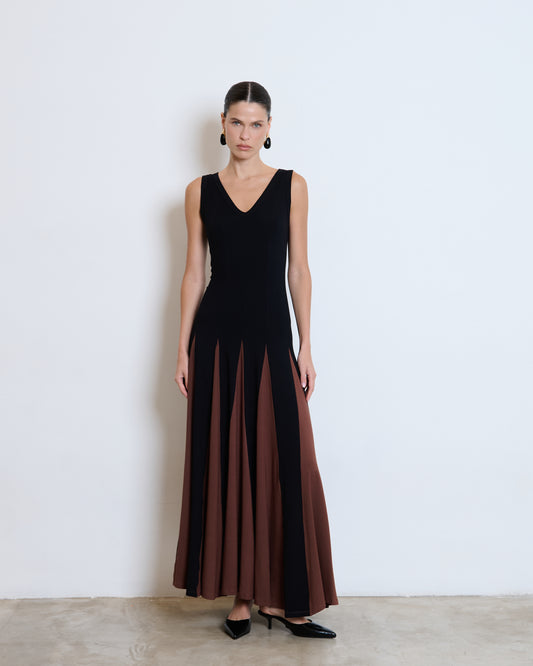 VESTIDO LONGO COM NESGAS KRONNE