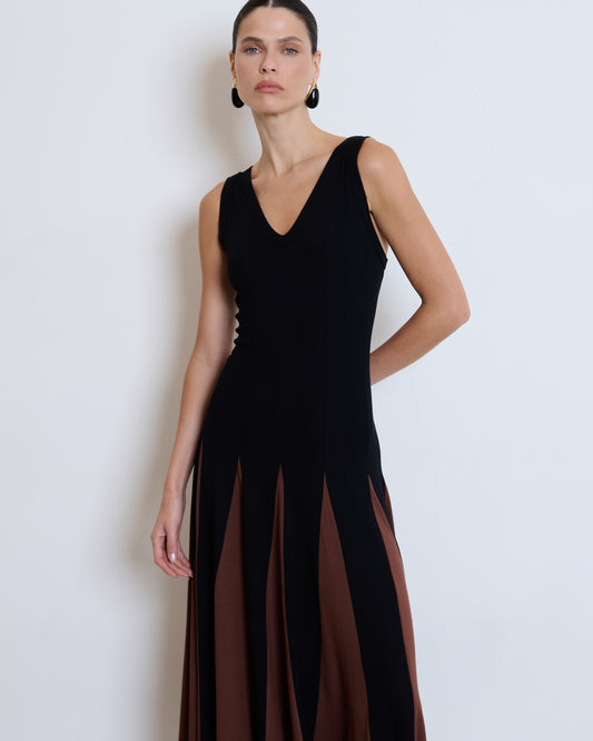 VESTIDO LONGO COM NESGAS KRONNE