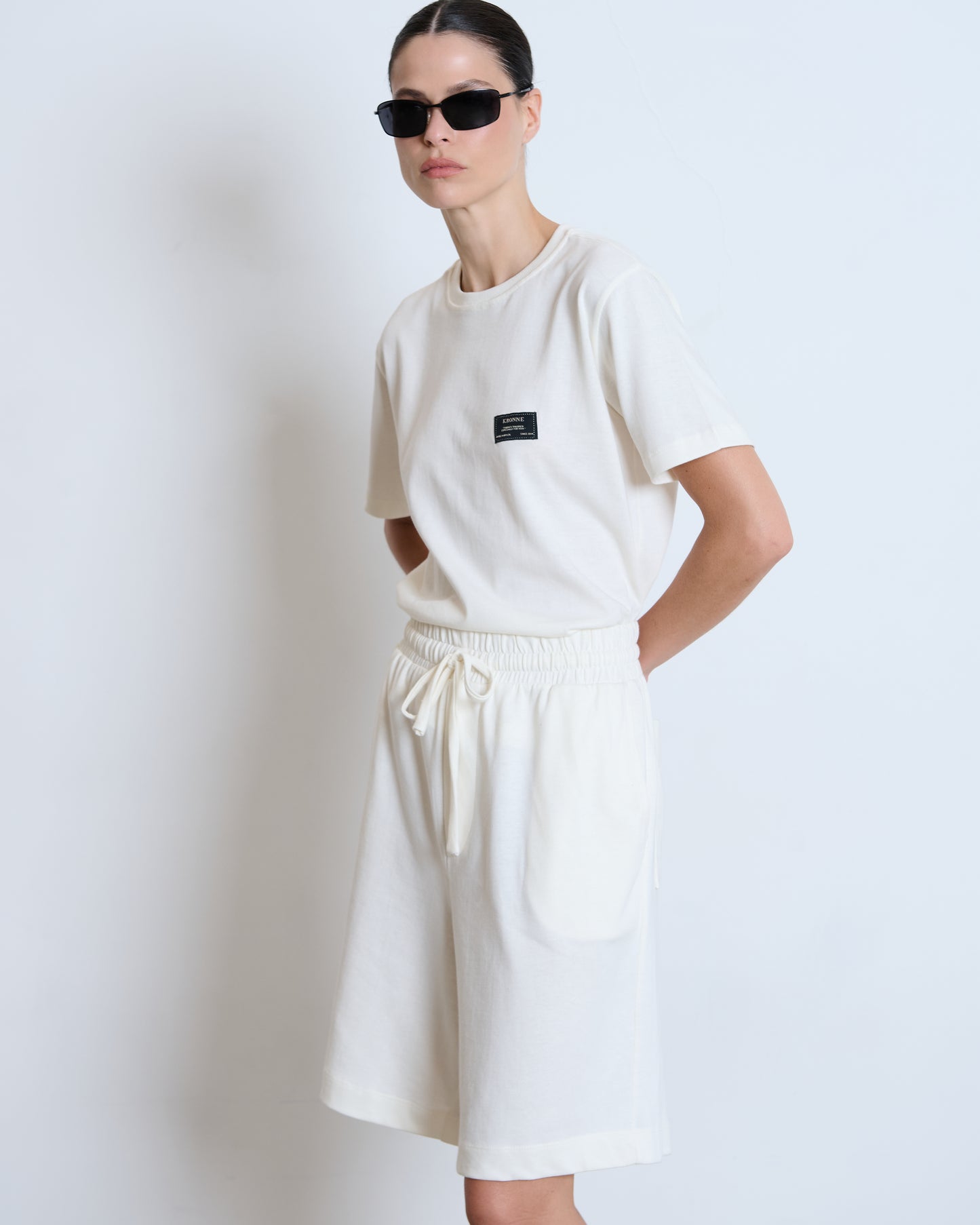 CONJUNTO T-SHIRT E BERMUDA KRONNE