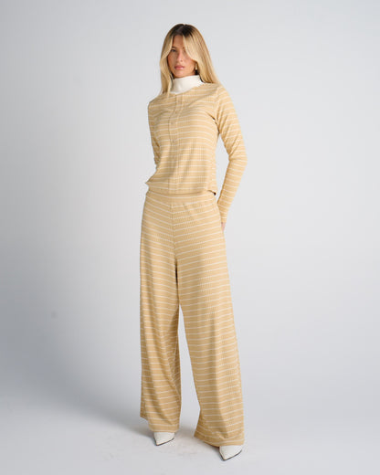 CONJUNTO BLUSA GOLA ALTA  E CALÇA LISTRADO KRONNE