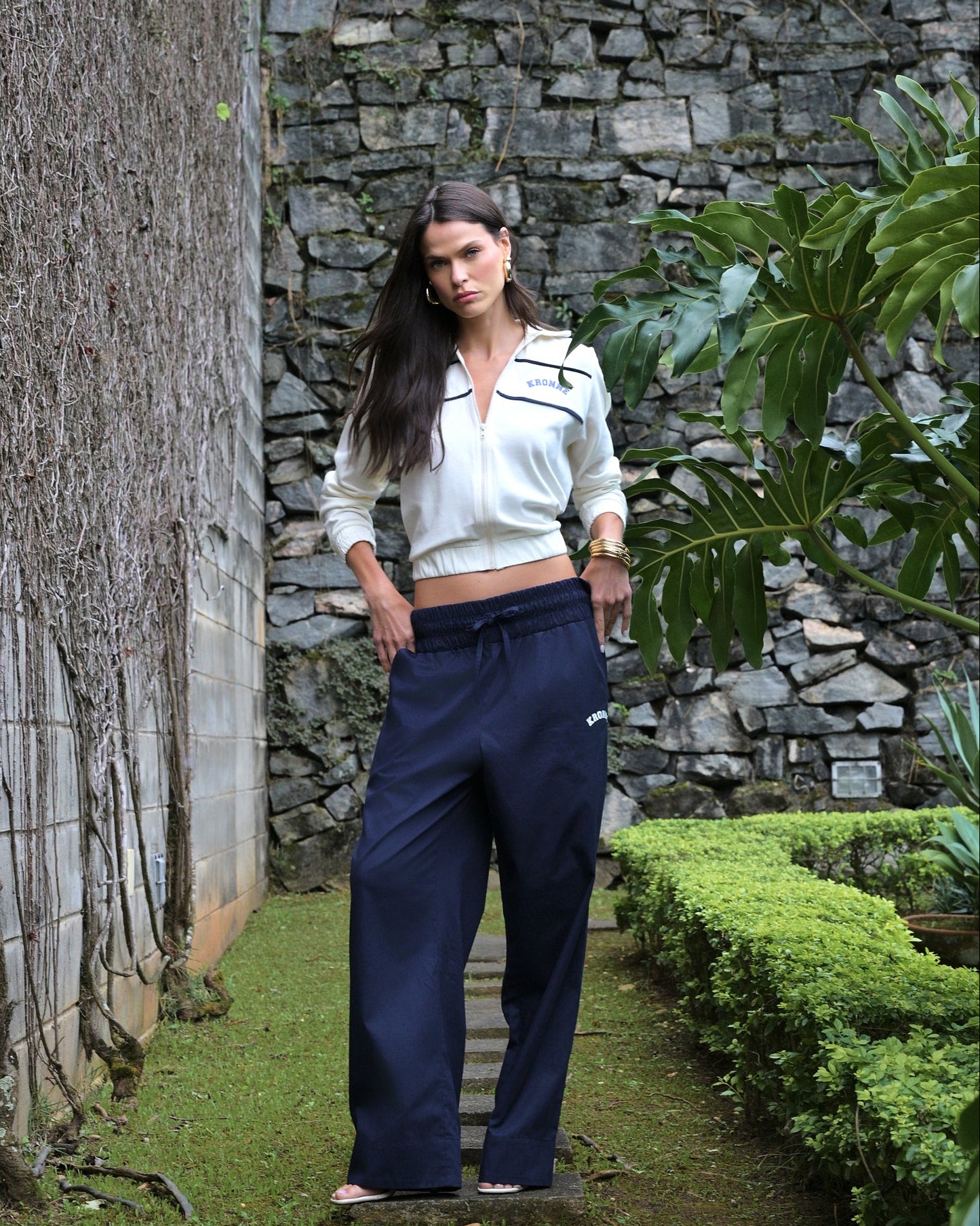 CONJUNTO CASACO COM VIÉS E CALÇA KRONNE