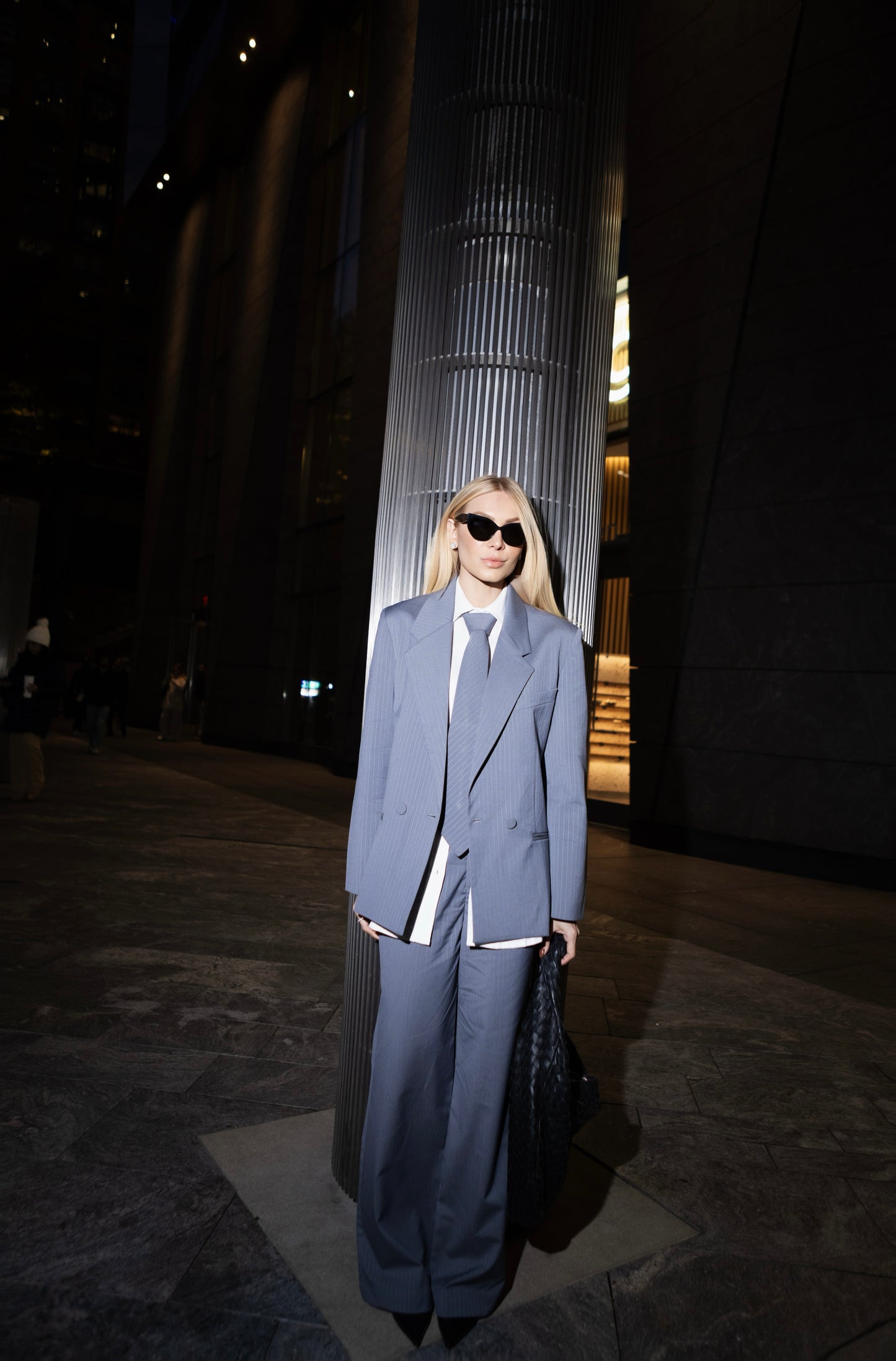 CALÇA COM PREGAS RISCA DE GIZ KRONNE