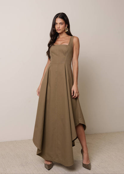 VESTIDO LONGO COM NESGAS