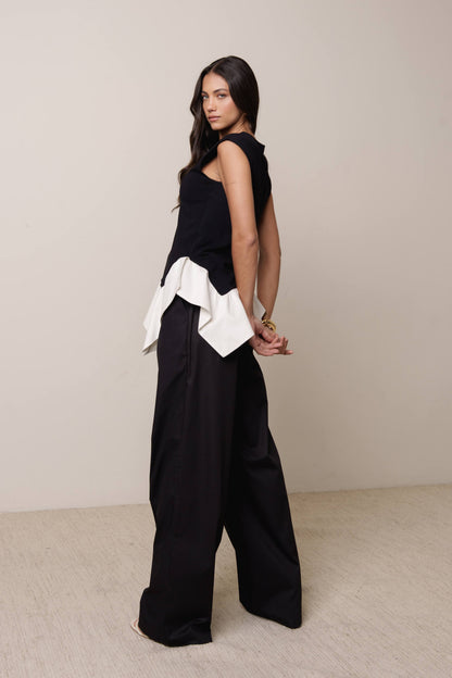 BLUSA ASSIMÉTRICA COM PEPLUM