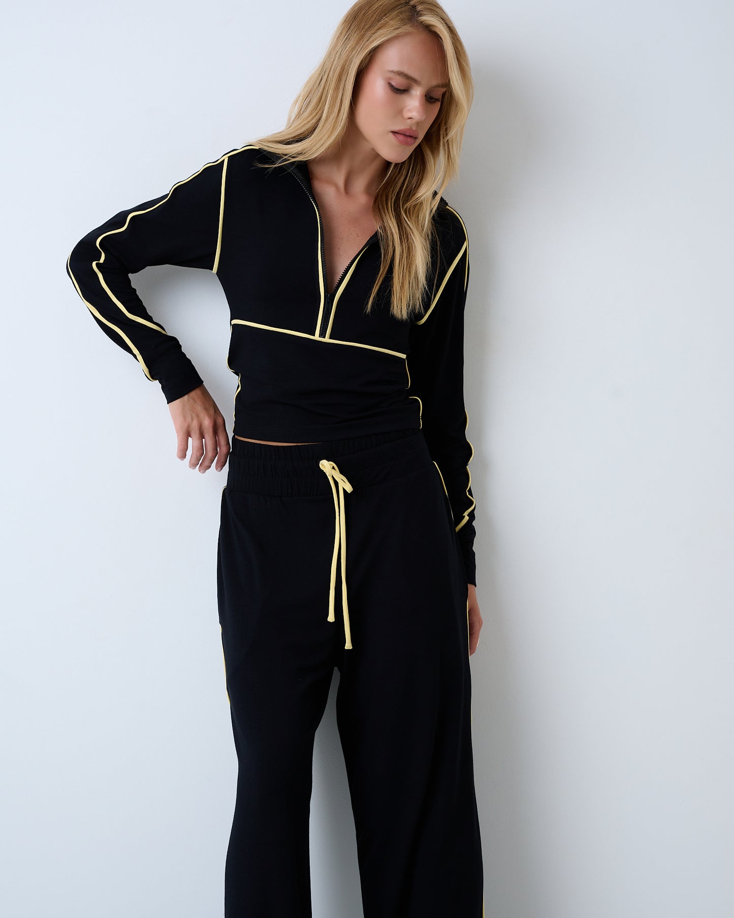 CONJUNTO BLUSA GOLA V E CALÇA KRONNE