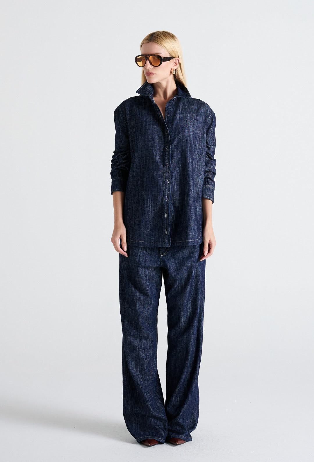 CAMISA COM GOLA E FENDA LATERAL JEANS KRONNE